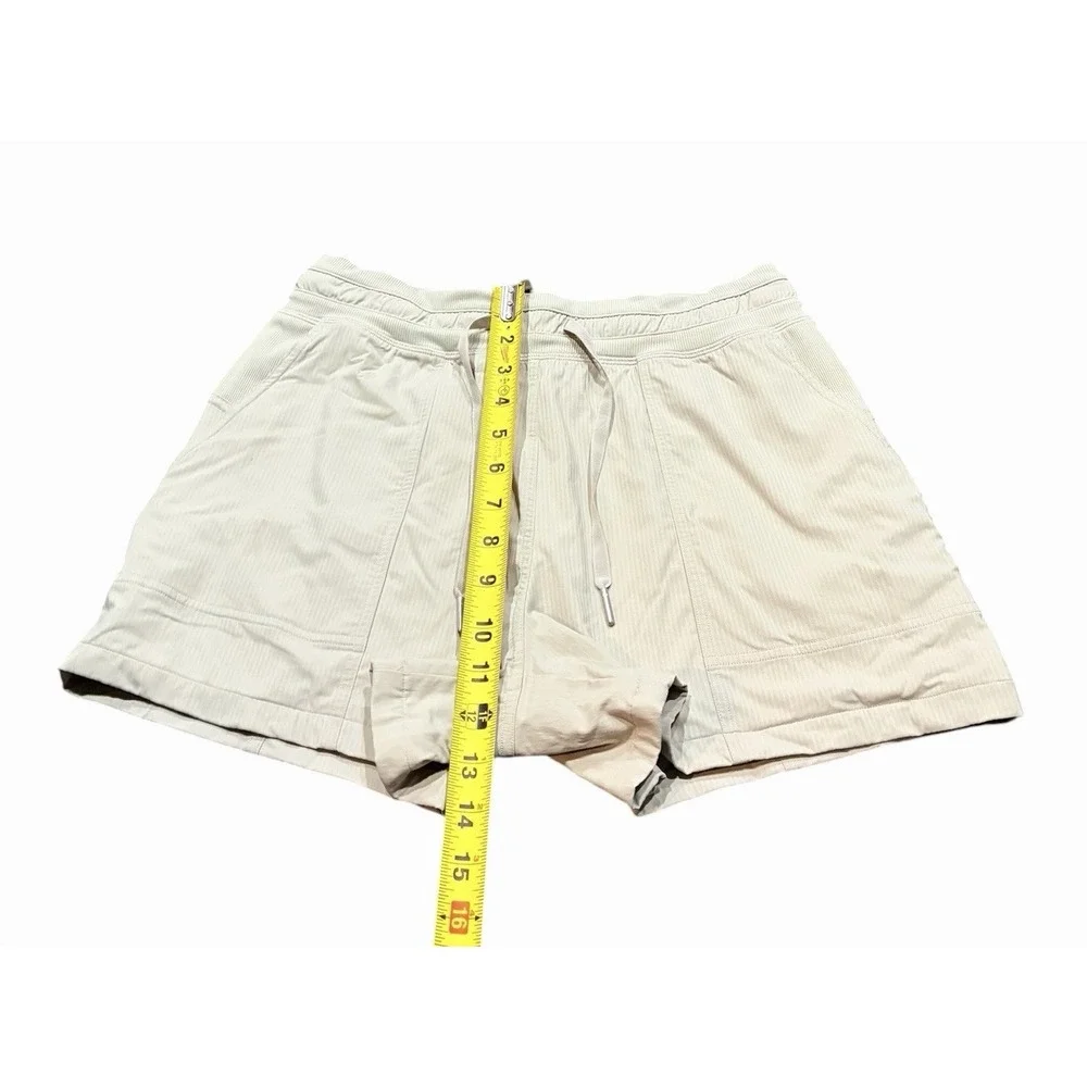 Lululemon‎ Dance Studio High-Rise Short 3.5